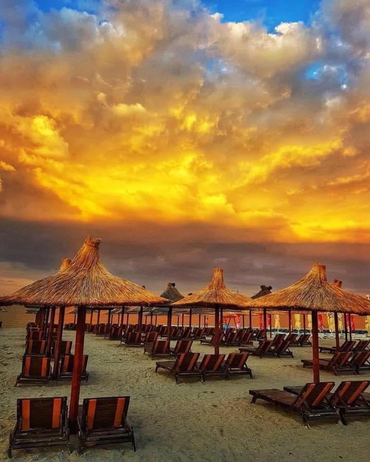 Wave 2 Mamaia Prima Linie Vedere La Mare 120Mp Năvodari Esterno foto
