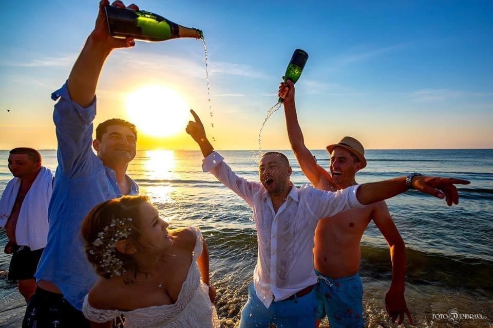 Wave 2 Mamaia Prima Linie Vedere La Mare 120Mp Năvodari Esterno foto